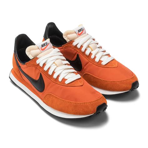 Nike waffle trainers men's